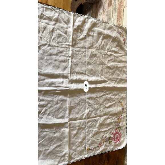 Vintage Embroidered Linen Tablecloth & Napkin Set With Floral Design & Crochet - Picture 8 of 12